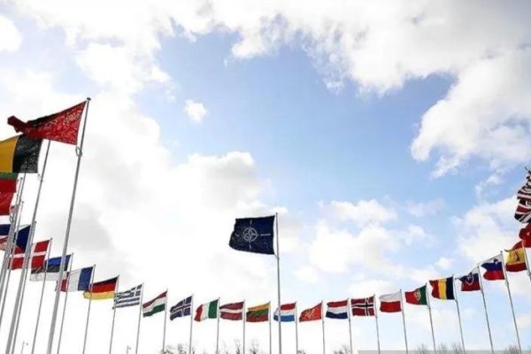 Bendera NATO